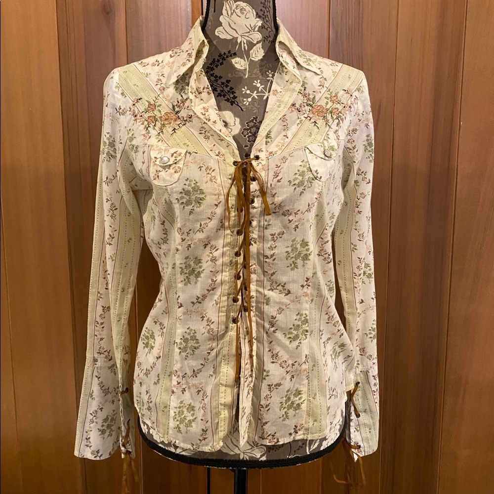Tie up shirt with floral design